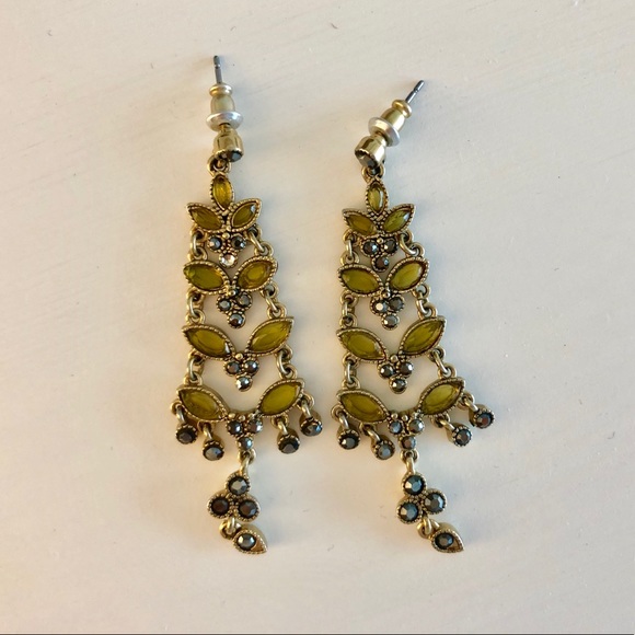 Jewelry - Green chandelier earrings